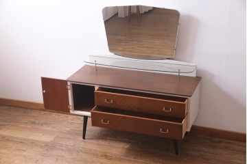 ヴィンテージ家具　HARRIS LEBUS社　イギリスビンテージのドレッサー(サイドボード)(R-037435)