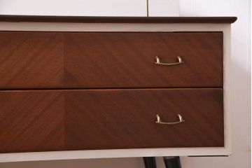ヴィンテージ家具　HARRIS LEBUS社　イギリスビンテージのドレッサー(サイドボード)(R-037435)