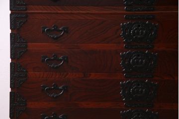 中古　岩谷堂箪笥　ケヤキ材　引き出し10杯　荘厳な印象を与える重宝箪笥(着物箪笥、呉服箪笥、小袖箪笥)(定価約65万円)(R-037437)