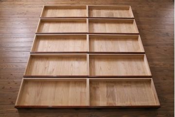 中古　岩谷堂箪笥　ケヤキ材　引き出し10杯　荘厳な印象を与える重宝箪笥(着物箪笥、呉服箪笥、小袖箪笥)(定価約65万円)(R-037437)