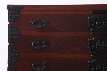 中古　岩谷堂箪笥　ケヤキ材　引き出し10杯　荘厳な印象を与える重宝箪笥(着物箪笥、呉服箪笥、小袖箪笥)(定価約65万円)(R-037437)