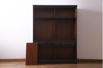 中古　北海道民芸家具　和洋折衷のシックな引き戸食器棚(カップボード、収納棚)(定価約41万円)(R-037438)