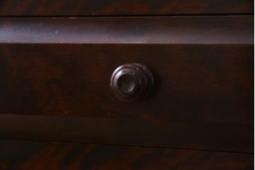 中古　北海道民芸家具　和洋折衷のシックな引き戸食器棚(カップボード、収納棚)(定価約41万円)(R-037438)