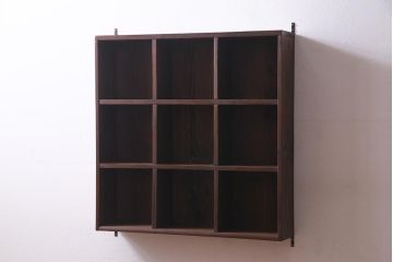 ラフジュ工房オリジナル　古材リメイク家具　3×3マス　収納とディスプレイが楽しめる壁掛けマス目棚(壁掛け収納棚、ウォールラック)(R-037443)
