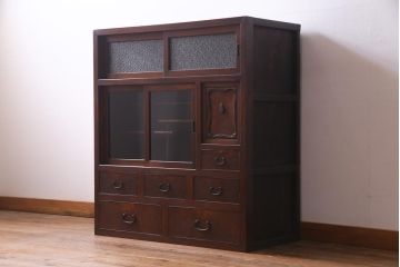 アンティーク家具　ダイヤガラス入り　前面ケヤキ材　黒柿がアクセントの茶棚(収納棚、戸棚)(R-037444)