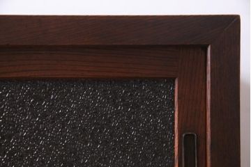 アンティーク家具　ダイヤガラス入り　前面ケヤキ材　黒柿がアクセントの茶棚(収納棚、戸棚)(R-037444)