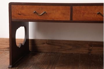 レトロ家具　昭和初期　栓材・桐材・楓　透かし彫り　上品な佇まいの文机(ローテーブル)(R-037449)