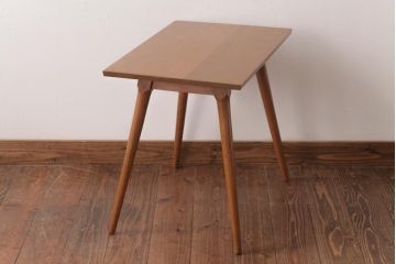 アンティーク家具　和製アンティーク　カバ材　和洋どちらにも取り入れやすいシンプルなサイドテーブル(R-037451)