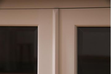 当店ペイント家具　北海道民芸家具　レトロな色合いのキャビネット(サイドボード、リビングボード、収納棚)(R-037453)