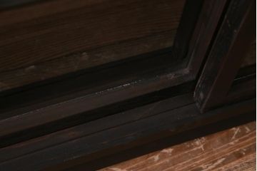 ラフジュ工房オリジナル　アンティーク建具リメイク　シンプルなガラス戸のサイドボード(キャビネット、収納棚、戸棚)(R-037460)