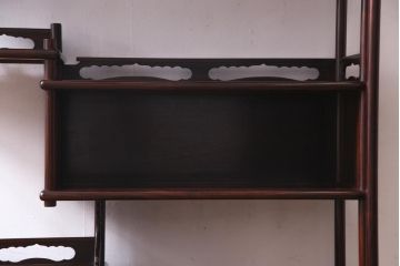 中古　伝統工芸品　大阪唐木指物　在銘　紫檀(シタン)材　漆塗り　飾り棚(違い棚、茶棚)(定価約220万円)(R-037461)