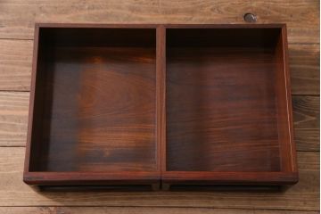中古　伝統工芸品　大阪唐木指物　在銘　紫檀(シタン)材　漆塗り　飾り棚(違い棚、茶棚)(定価約220万円)(R-037461)