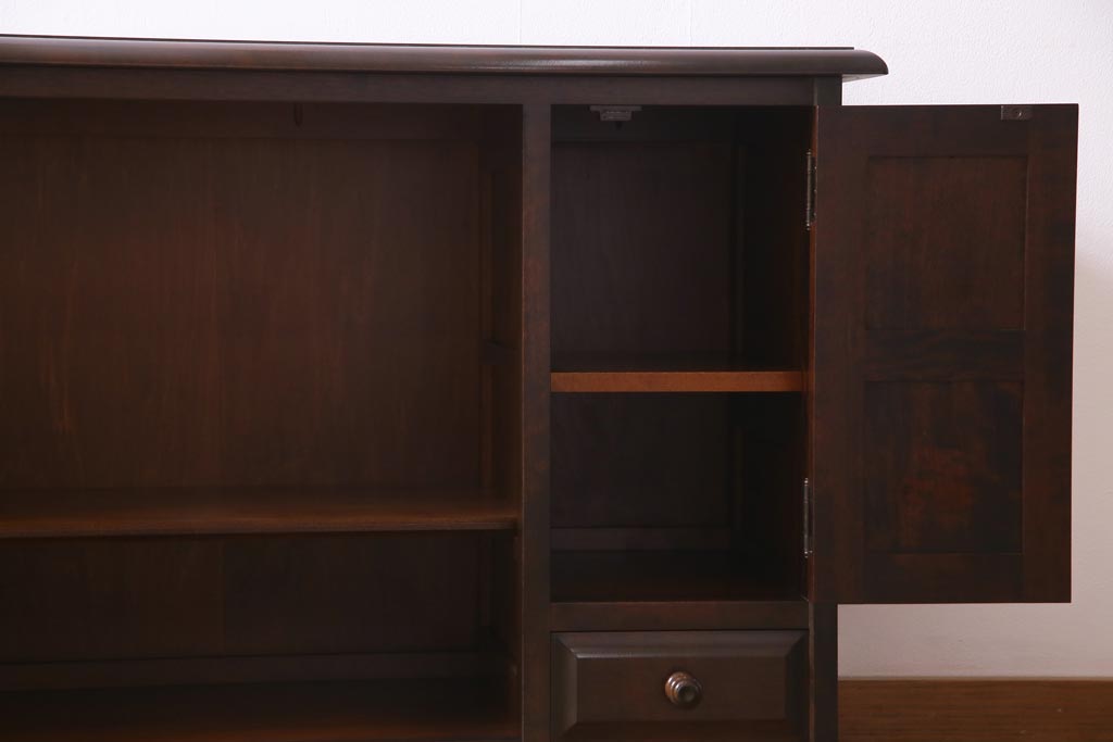 中古　北海道民芸家具　HM135　シックな雰囲気漂うサイドボード(リビングボード、キャビネット、収納棚)(定価約27万円)(R-037474)