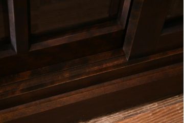 中古　北海道民芸家具　HM135　シックな雰囲気漂うサイドボード(リビングボード、キャビネット、収納棚)(定価約27万円)(R-037474)