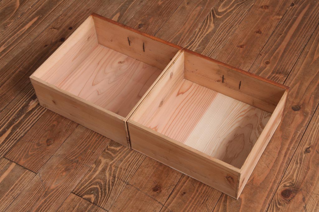 アンティーク家具　和製アンティーク　ヒノキ材の味わいが魅力的な小引き出し(小物収納)(R-037476)