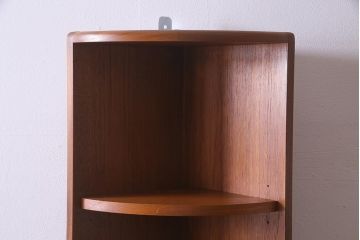 ヴィンテージ家具　G-PLAN(ジープラン)　北欧家具　チーク材　コーナーキャビネット(コーナーシェルフ、棚、戸棚、ビンテージ)(R-037484)