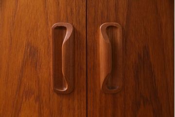 ヴィンテージ家具　G-PLAN(ジープラン)　北欧家具　チーク材　照明付き　コーナーキャビネット(コーナーシェルフ、棚、戸棚、ビンテージ)(R-037485)