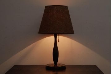 ヴィンテージ照明　レトロな雰囲気が温かみを感じるスタンドライト(卓上照明、ビンテージ)