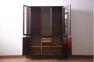 ビンテージ家具　山品木工　ローズウッド　絶版品　高級感漂う上品な飾り棚(収納棚、キャビネット)