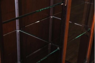 ビンテージ家具　山品木工　ローズウッド　絶版品　高級感漂う上品な飾り棚(収納棚、キャビネット)
