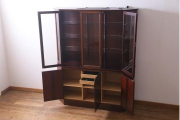 ビンテージ家具　山品木工　ローズウッド　絶版品　高級感漂う上品な飾り棚(収納棚、キャビネット)
