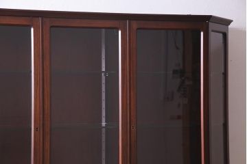 ビンテージ家具　山品木工　ローズウッド　絶版品　高級感漂う上品な飾り棚(収納棚、キャビネット)