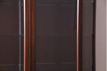 ビンテージ家具　山品木工　ローズウッド　絶版品　高級感漂う上品な飾り棚(収納棚、キャビネット)
