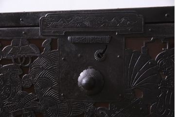 アンティーク家具　和製アンティーク　前面桐材　佐渡箪笥　脚付きリメイク　風格漂う箪笥サイドボード(R-037493、桐箪笥、桐たんす)