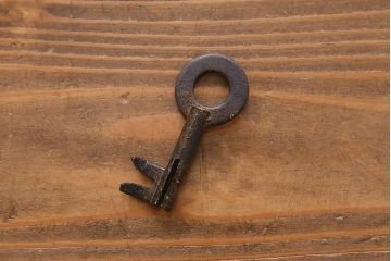 アンティーク家具　和製アンティーク　前面桐材　佐渡箪笥　脚付きリメイク　風格漂う箪笥サイドボード(R-037493、桐箪笥、桐たんす)