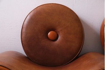ヴィンテージ家具　フランスビンテージ　激レア!　本革　ユニークなデザインの2人掛けソファ(二人掛け、ラブソファ)(R-037512)