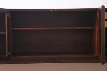 ヴィンテージ家具　ジャパンビンテージ　山品木工　ローズウッド材　サイドボード(キャビネット、収納棚)(R-037522)