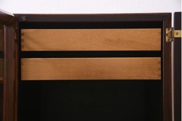 ヴィンテージ家具　ジャパンビンテージ　山品木工　ローズウッド材　サイドボード(キャビネット、収納棚)(R-037522)