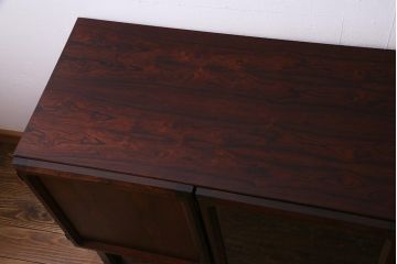 ヴィンテージ家具　ジャパンビンテージ　山品木工　ローズウッド材　サイドボード(キャビネット、収納棚)(R-037522)