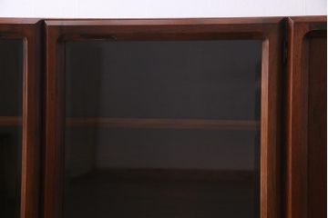 ヴィンテージ家具　ジャパンビンテージ　山品木工　ローズウッド材　サイドボード(キャビネット、収納棚)(R-037522)
