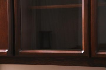 ヴィンテージ家具　ジャパンビンテージ　山品木工　ローズウッド材　サイドボード(キャビネット、収納棚)(R-037522)