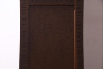 中古　伝統工芸　大坂屋製　軽井沢彫り　桜の彫りが優美なチェスト(衣装箪笥、洋服タンス)(R-037526)