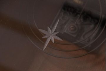 ビンテージ雑貨　堀田時計店　N.H.T　ゼンマイ式　アンティークペイントがおしゃれな振り子掛時計(柱時計、壁掛け時計)(R-037529)