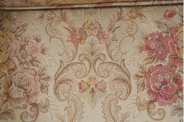 ヴィンテージ家具　イギリスビンテージ　ERCOL(アーコール)　Old Colonial(オールドコロニアル)　ニレ材　シックな佇まいのイージーチェア(アームソファ、1人掛けソファ)(R-037536)
