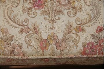 ヴィンテージ家具　イギリスビンテージ　ERCOL(アーコール)　Old Colonial(オールドコロニアル)　ニレ材　シックな佇まいのイージーチェア(アームソファ、1人掛けソファ)(R-037536)