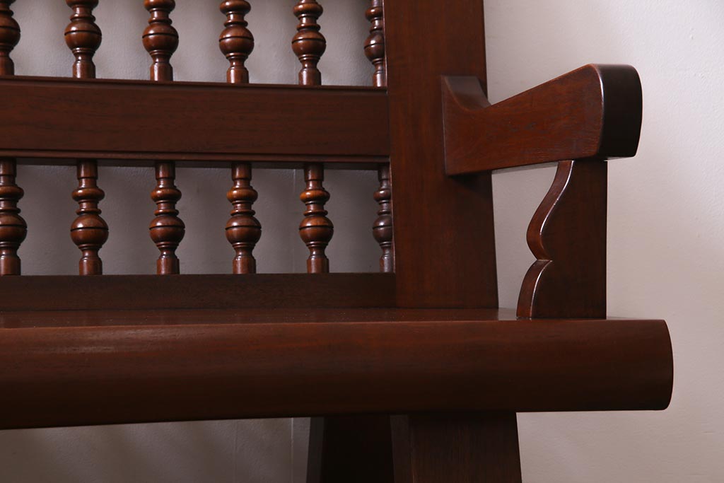 中古　激レア!　特注品　九州民芸家具　スピンドルベンチ(アーム付きベンチ、3人掛け、三人掛け)(定価約75万円)(R-037544)