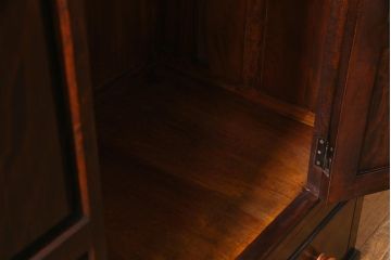 中古　松本民芸家具　A型洋服タンス　洗練された雰囲気の上質なワードローブ(洋服タンス、チェスト)(定価約59万円)(R-037548)