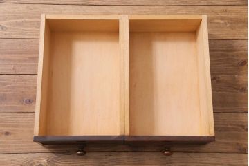 中古　北海道民芸家具　脚付き　落ち着きある色合いのサイドボード(収納棚、戸棚、キャビネット)(R-037550)