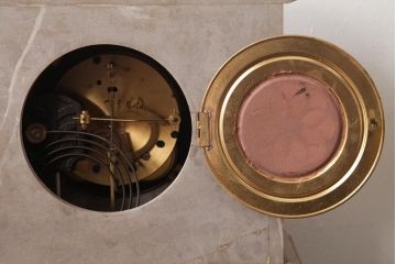 アンティーク雑貨　SEIKOSHA(精工舎、セイコー)　手巻き式　高級感のあるデザインの置き時計・箱付き(振り子時計)(R-037557)