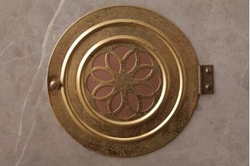 アンティーク雑貨　SEIKOSHA(精工舎、セイコー)　手巻き式　高級感のあるデザインの置き時計・箱付き(振り子時計)(R-037557)