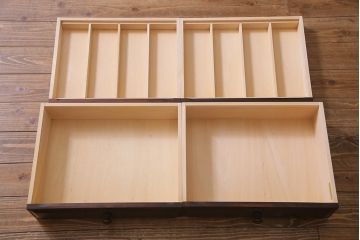 中古　北海道民芸家具　OM168特注品　カバ材　シックな色味の収納棚(食器棚、飾り棚)(定価約90万円〜)(R-037559)