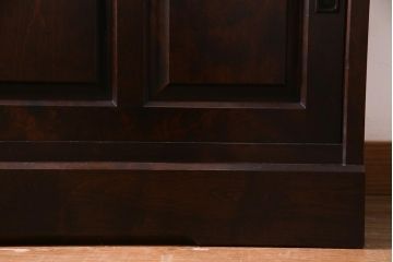 中古　北海道民芸家具　OM168特注品　カバ材　シックな色味の収納棚(食器棚、飾り棚)(定価約90万円〜)(R-037559)