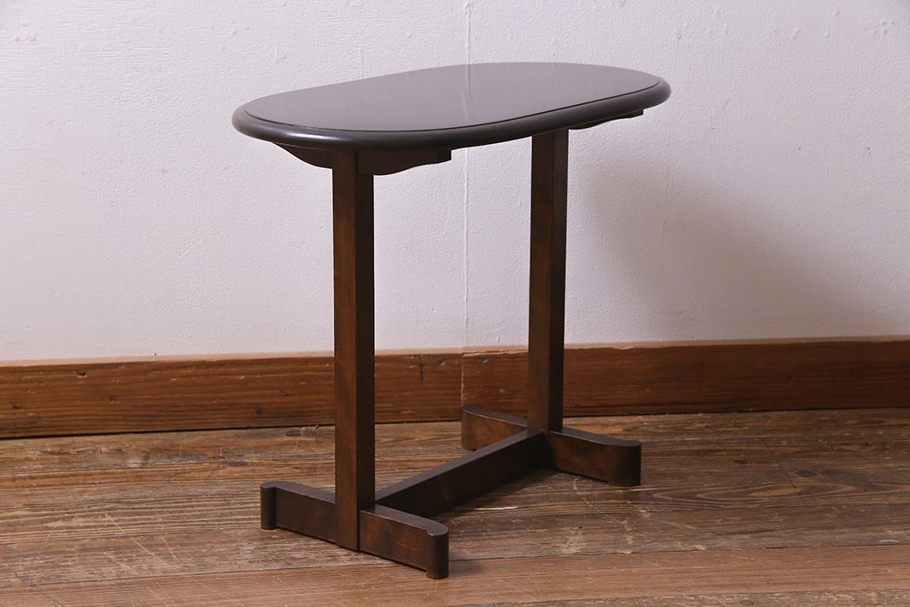 ビンテージ家具　民芸家具　木製　オーバル型のシンプルなサイドテーブル(花台)(R-037563)