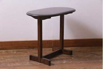 ビンテージ家具　民芸家具　木製　オーバル型のシンプルなサイドテーブル(花台)(R-037563)