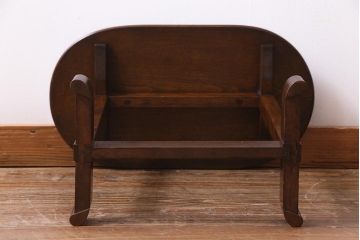 ビンテージ家具　民芸家具　木製　オーバル型のシンプルなサイドテーブル(花台)(R-037563)