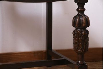 アンティーク家具　イギリスアンティーク　オーク材　バルボスレッグが目を引くクラシカルなダイニングチェア(椅子)(R-037567)